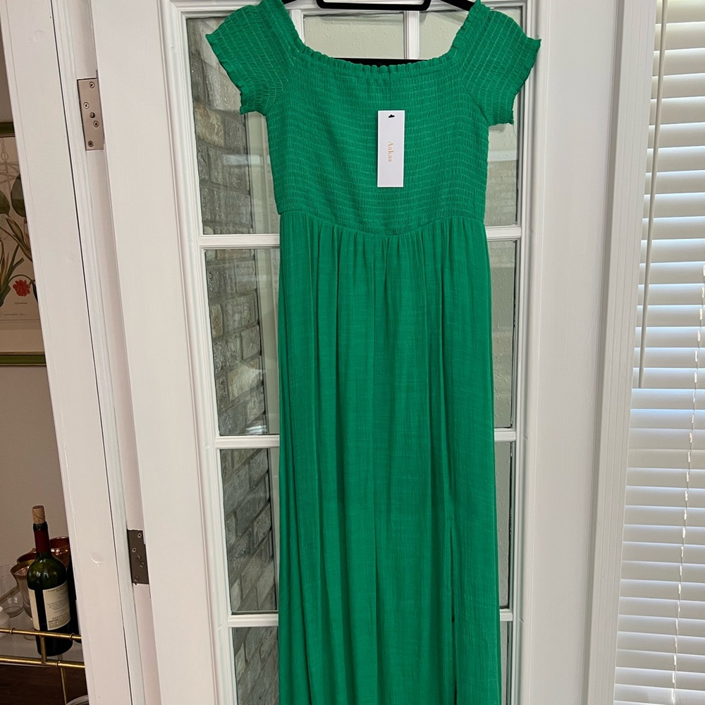 Aakaa smocked maxi dress; Green- Size Small